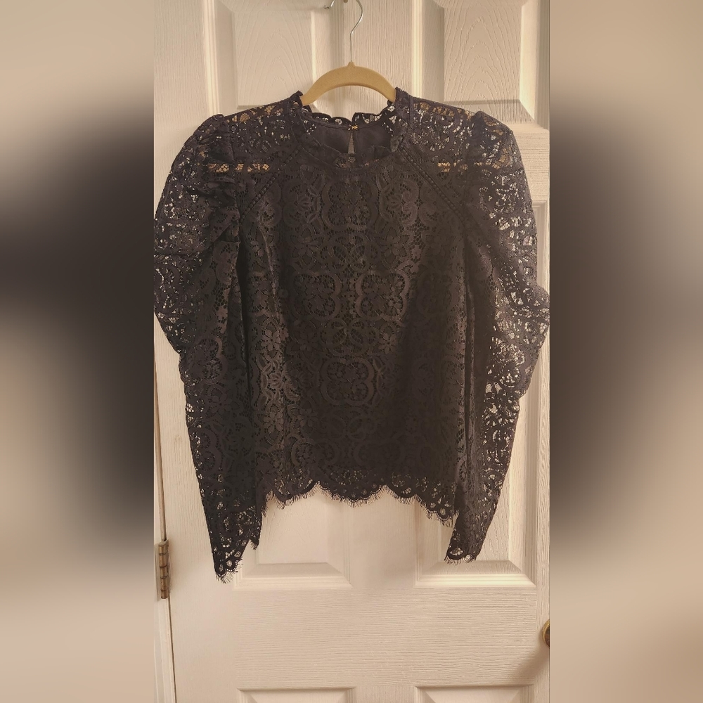 Averi Top Onyx Two Tone Carnival Lace